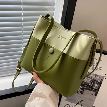 Корейската чанта-кофа с контрастен цвят с голям капацитет за жени 2023 година, новата Пролетно-есенни чанти през рамо, шикозни чанти за пътуване до работа