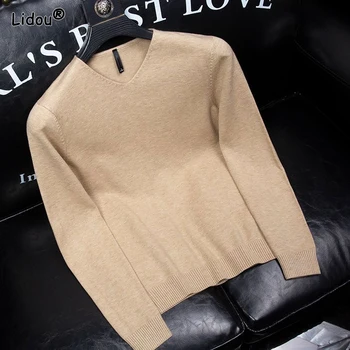 Мъжката есенно-зимния пуловер 2023 г., вязаный обикновен пуловер с V-образно деколте, модни разнообразни блузи с дълъг ръкав за междуградски пътувания